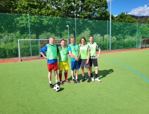 Ort: Irgendwo zwischen Hockey, American Football, Dreisam und dem letzten Stück Kunstrasen